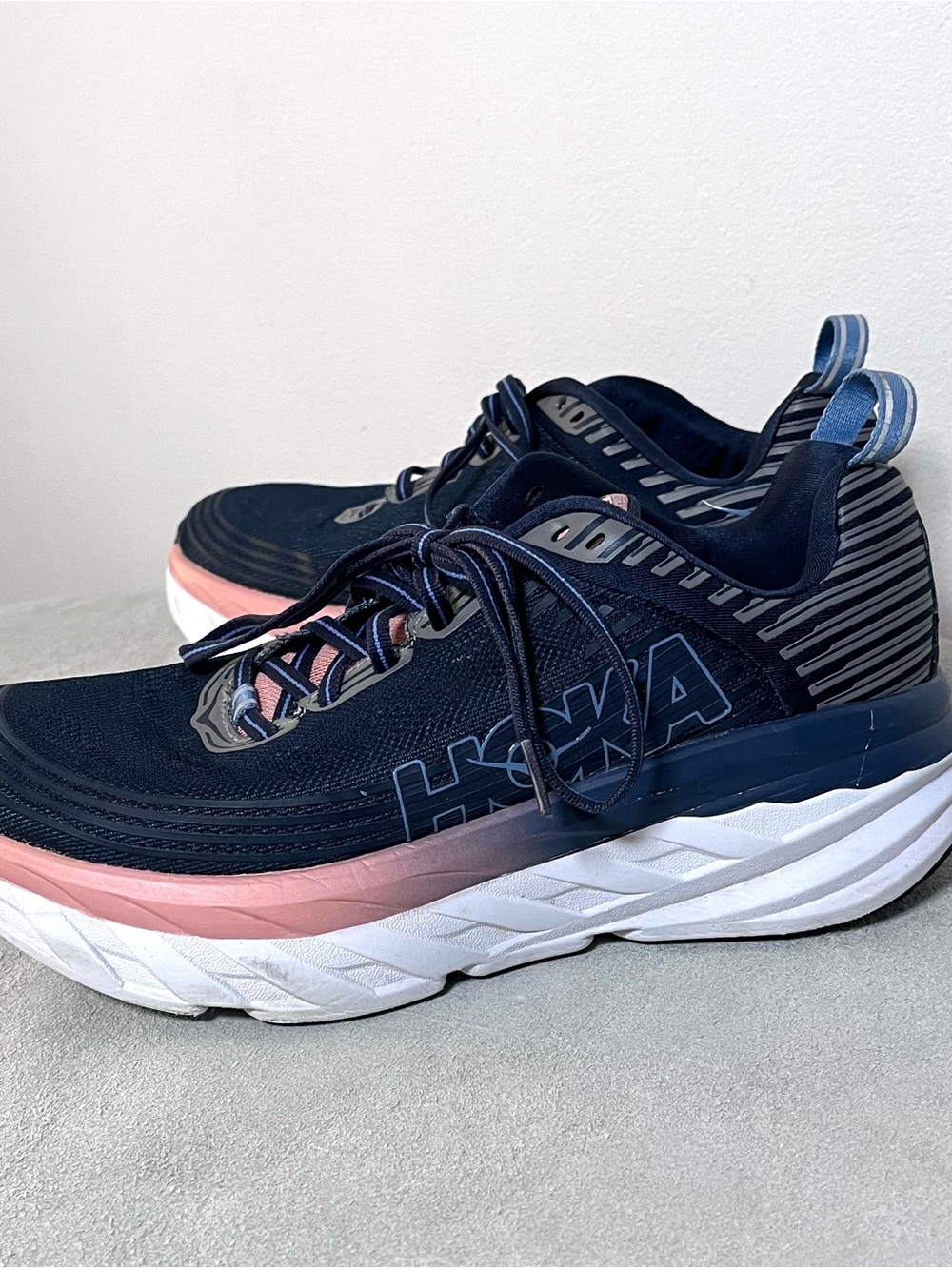Hoka One One Bondi 6 Running Shoes Womens Size 8 Sneakers Navy Blue Peach